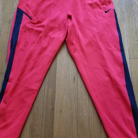 Nike Red Showtime Sweatpants - Picture 2 of 2